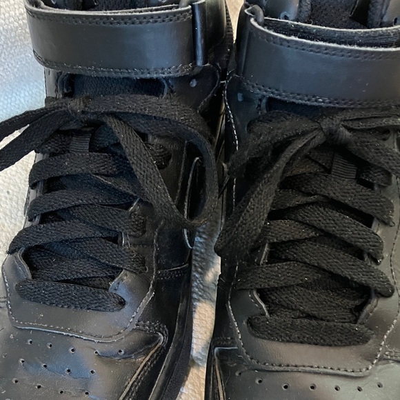 Nike teen size 6Y Black leather  High-Top basketball Sneakers / running shoes - Picture 15 of 16